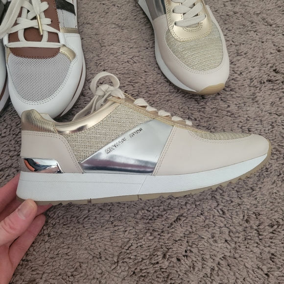 2 pairs Michael Kors - Picture 3 of 7